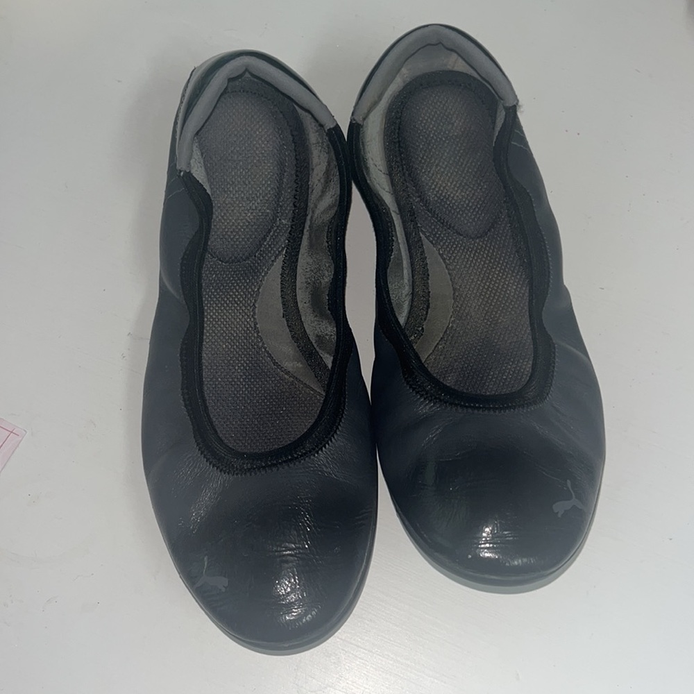 Puma black and gray ombré colored flats size 5.5
